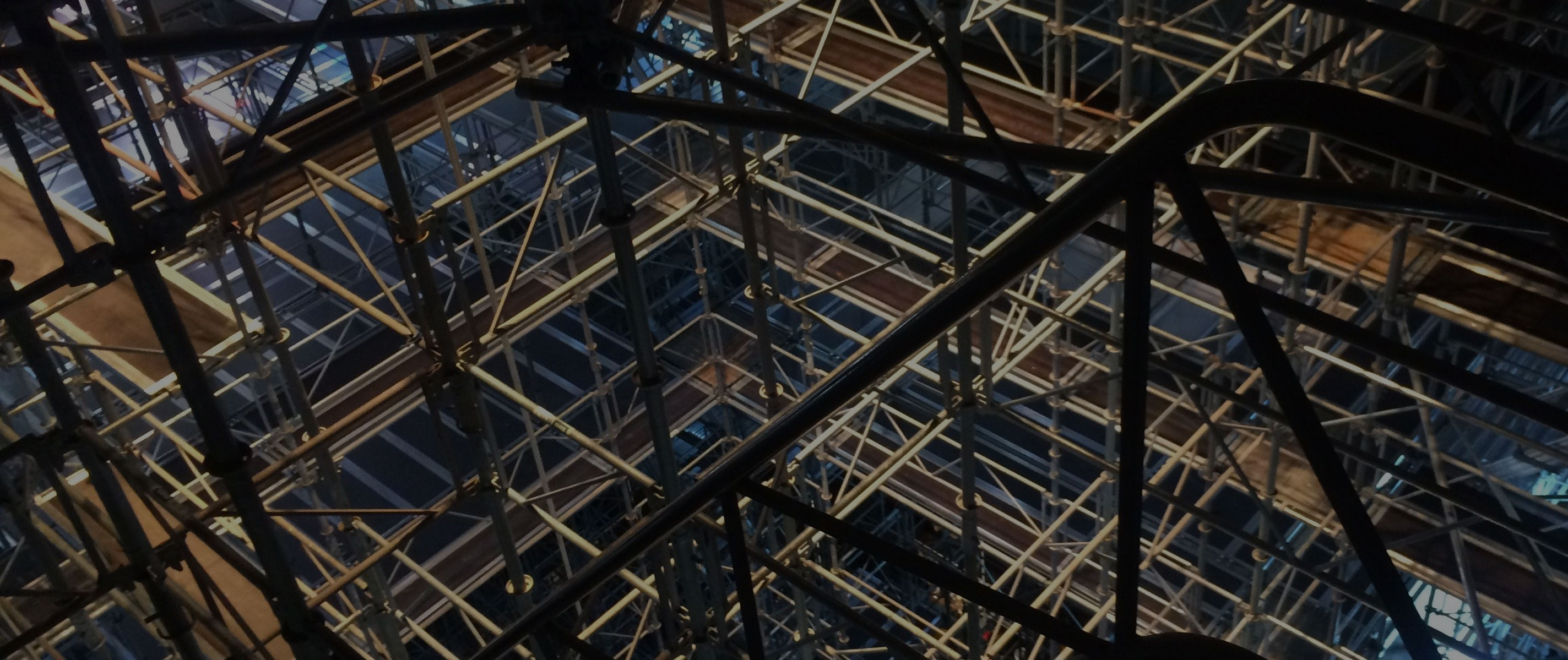 Complex scaffoling network inside a building