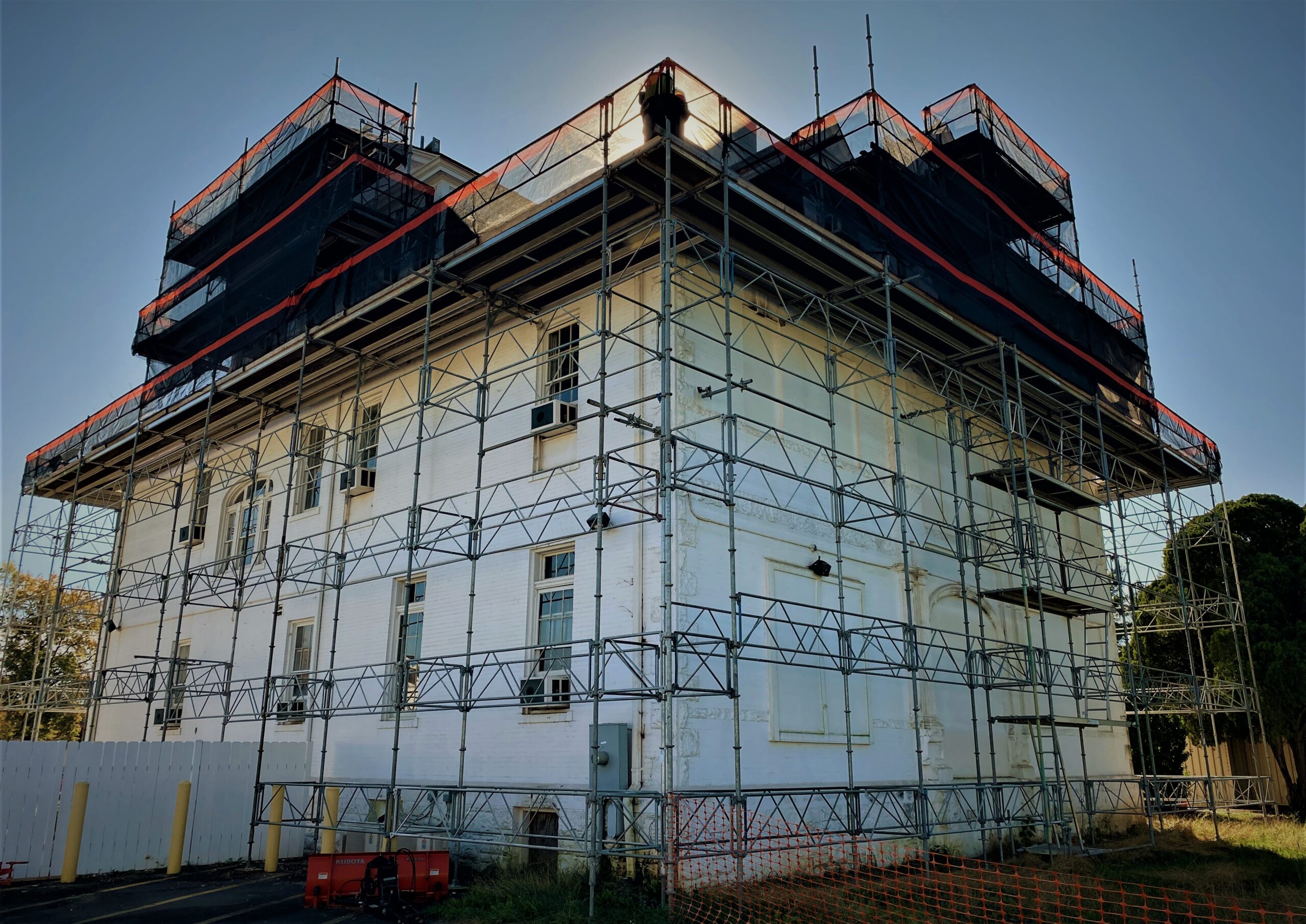 facade retention and facade stabilization for a historic building